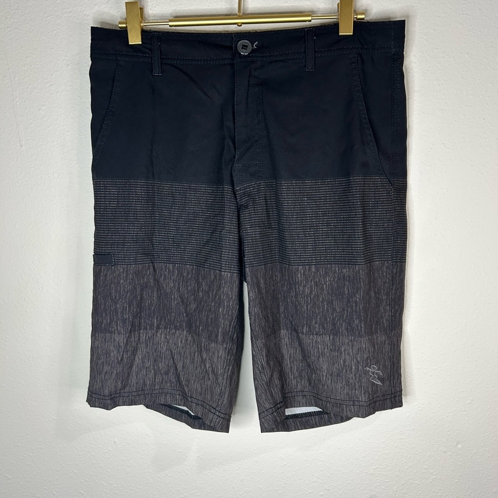 DaHui Men’s Hybrid Boardwalk Shorts Gray Stripe Size 30 Stretch Surf Walkshorts